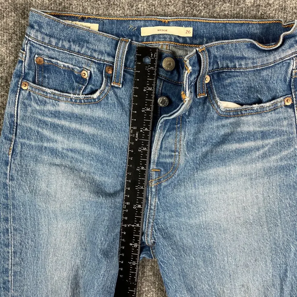 Levi's Wedgie Jeans Womens Size 26 Blue High Rise Distressed Button‎ Fly Denim